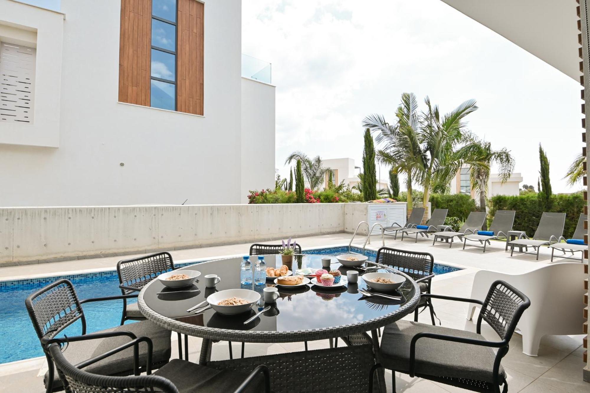 By The Beach Villa 12 Протарас Екстериор снимка