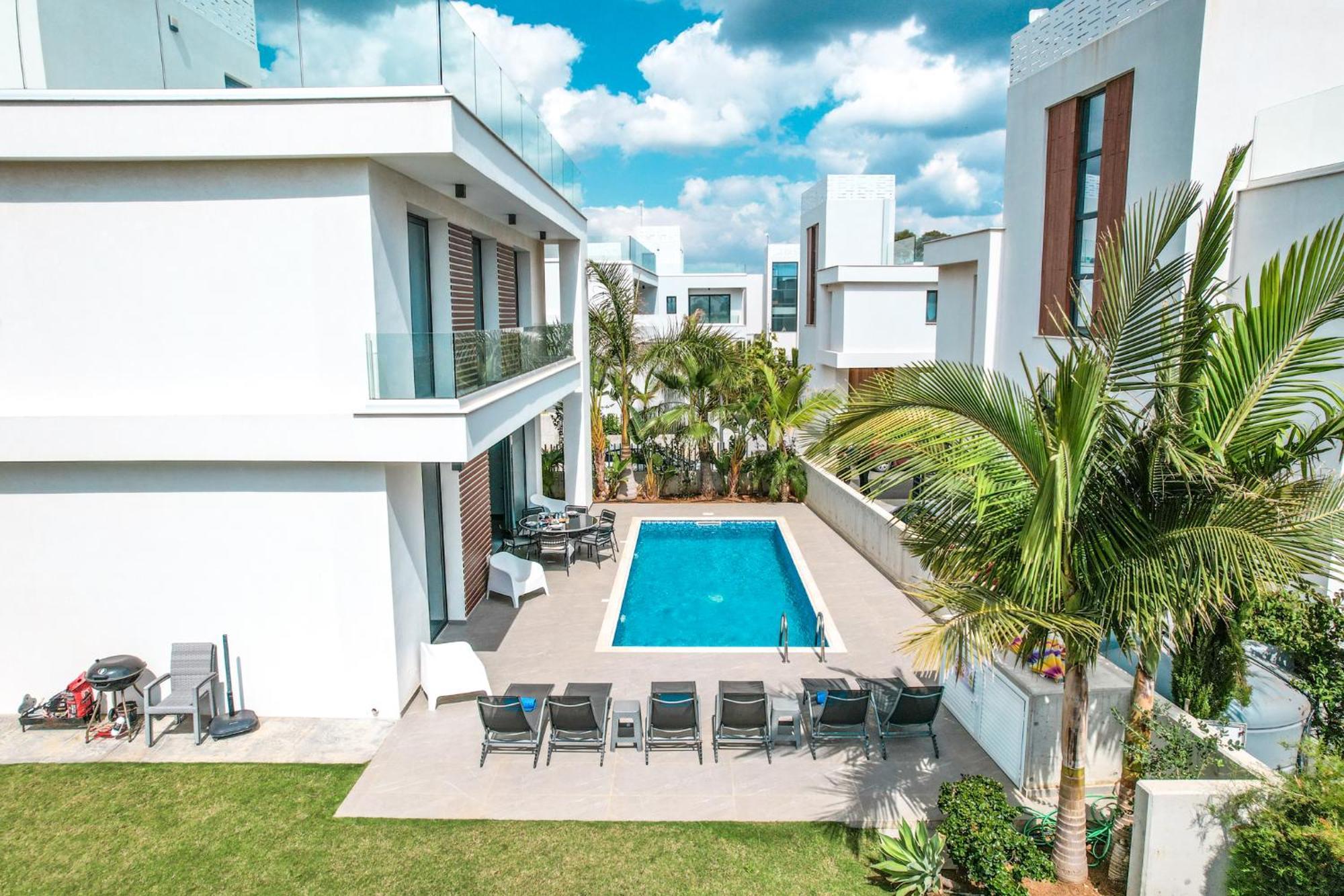 By The Beach Villa 12 Протарас Екстериор снимка